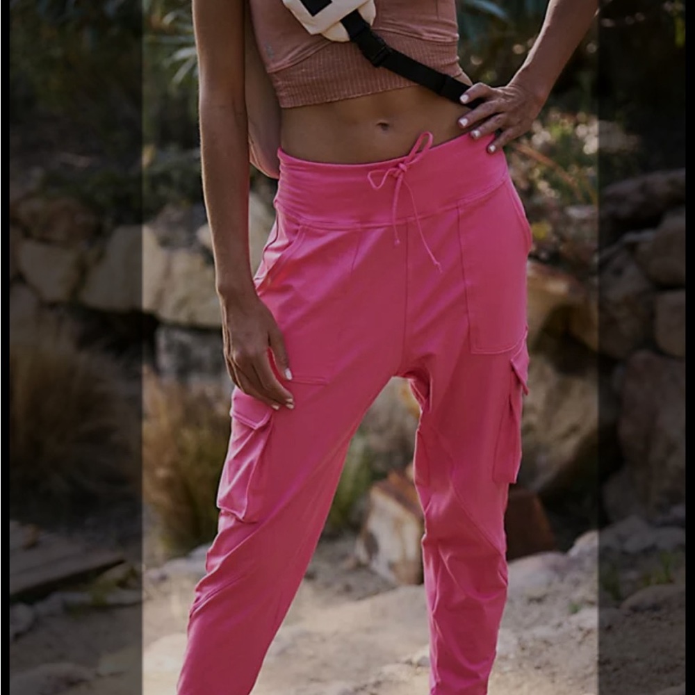 NWT Free People Off the Road Jogger in electric peony. Medium